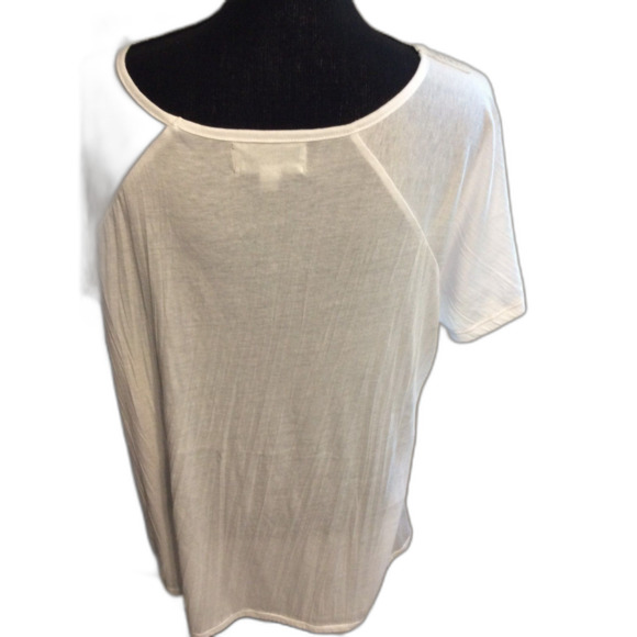 Plus size 1X Carolyn Taylor Short sleeve White Crochet Front Floral Top - Picture 2 of 5